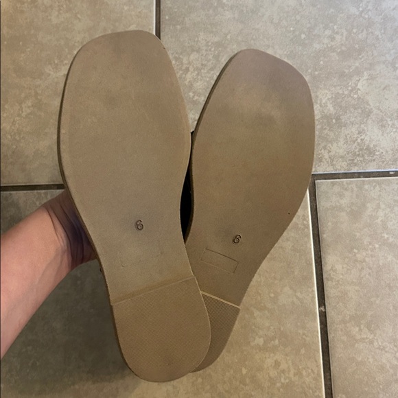 Seychelles  Black and Tan 7.5 Sandals - Picture 3 of 4